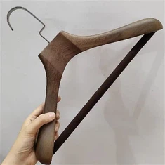 맞춤형 나무 양복 걸이
